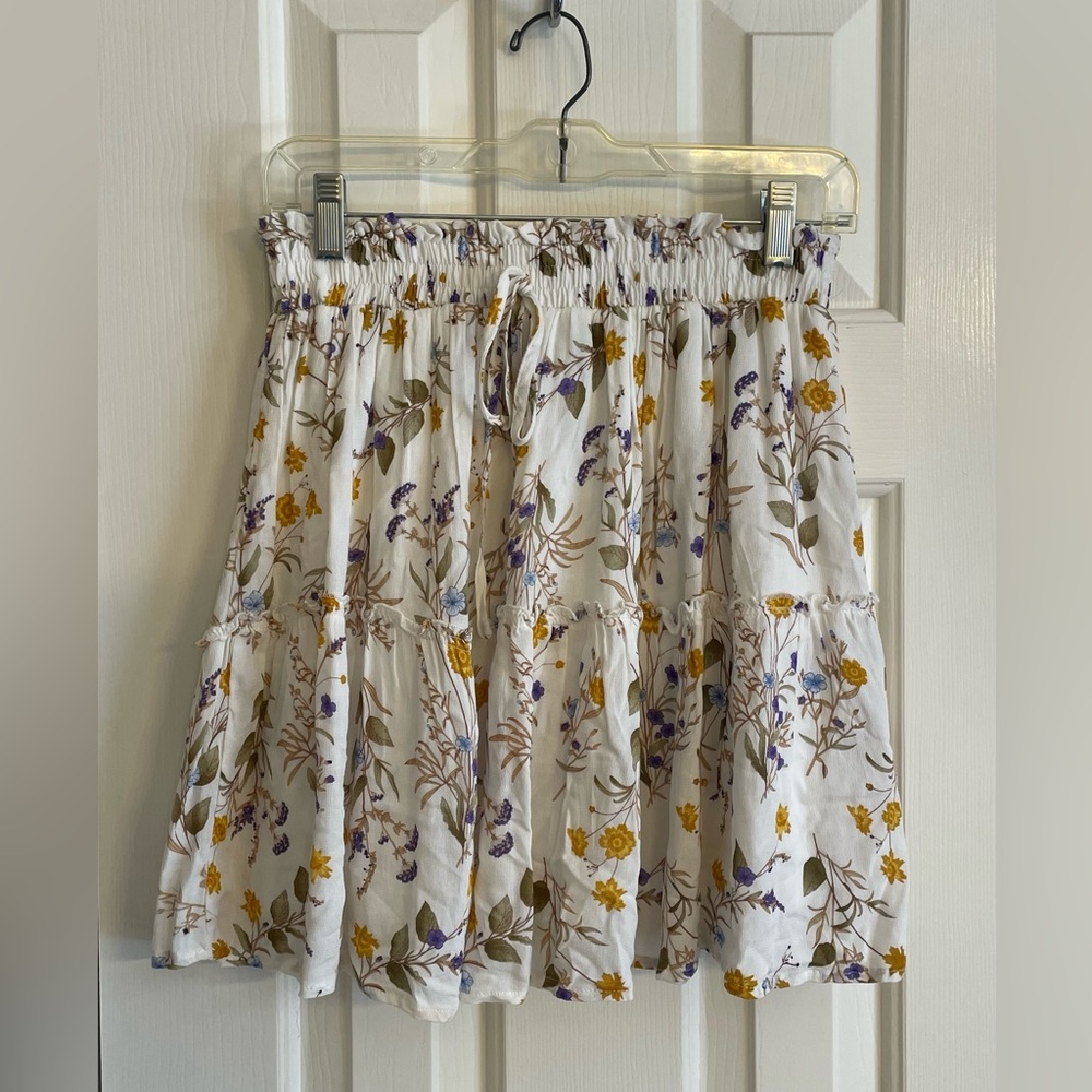 Women’s floral tiered short skirt